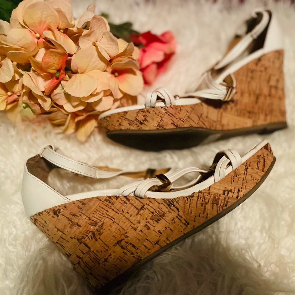 White and Cork Wedges
